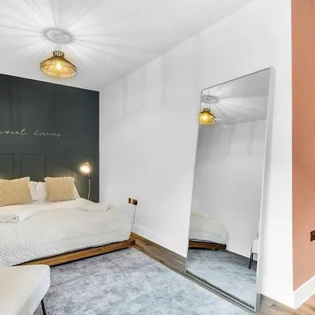 Giant Savings On Long Stays B1 Living, Enquire Now Birmingham Exterior foto
