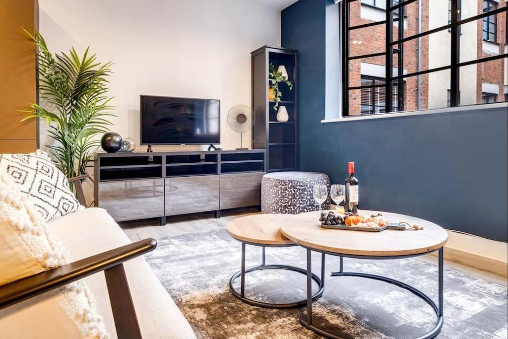 Giant Savings On Long B1 Living, Enquire Now Apartment Birmingham